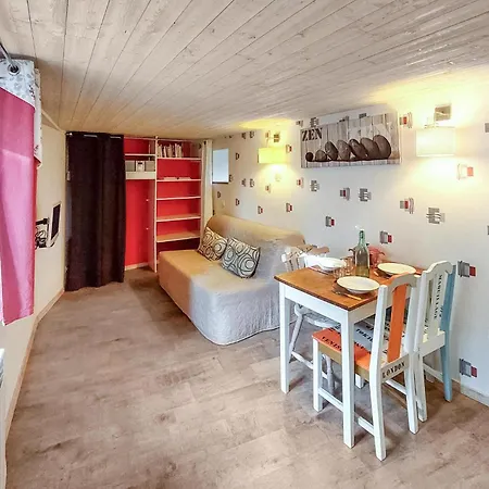 1 Bedroom Gorgeous In Semesterbostad